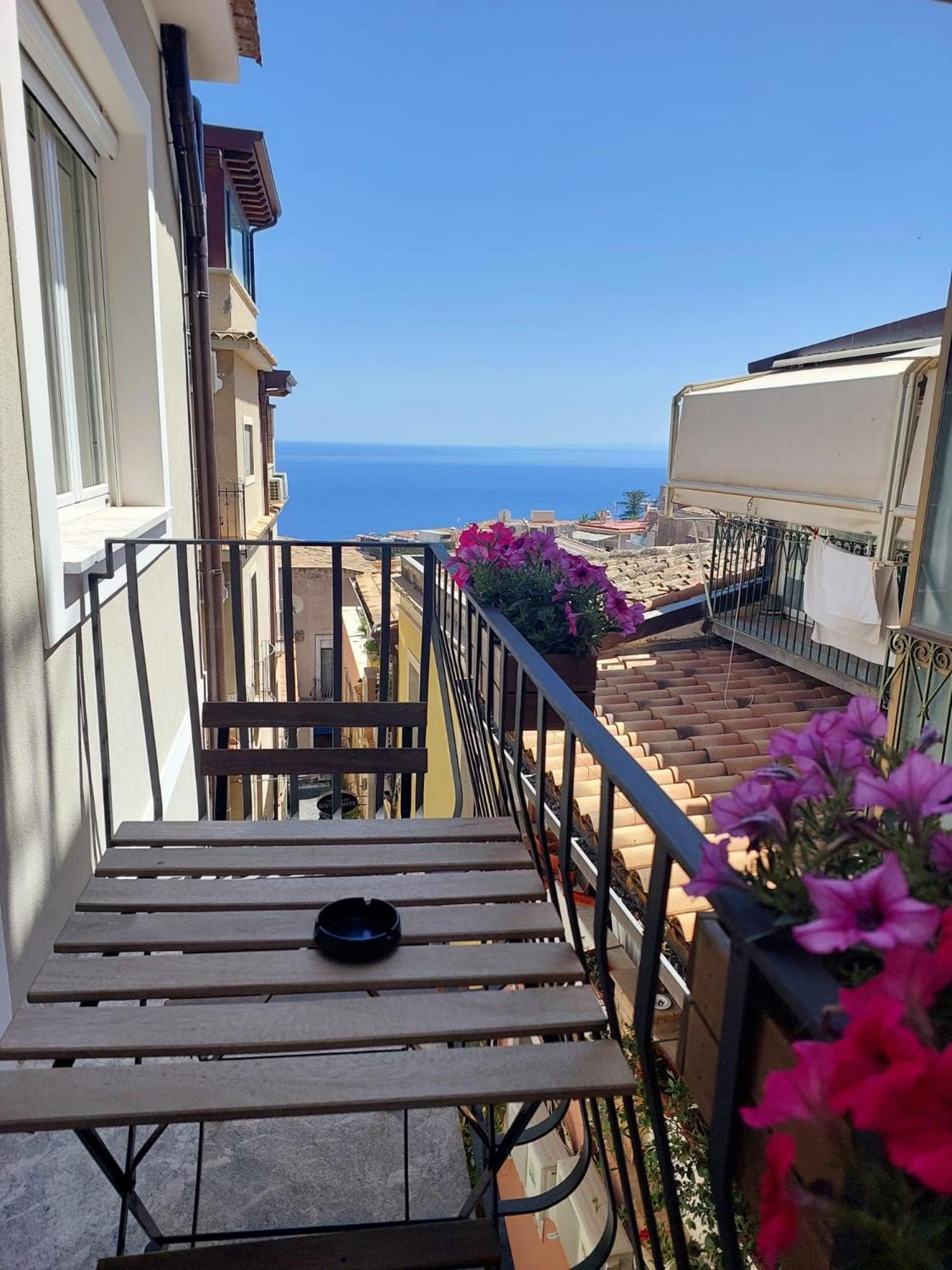 Humboldt Luxury Rooms Таормина Экстерьер фото